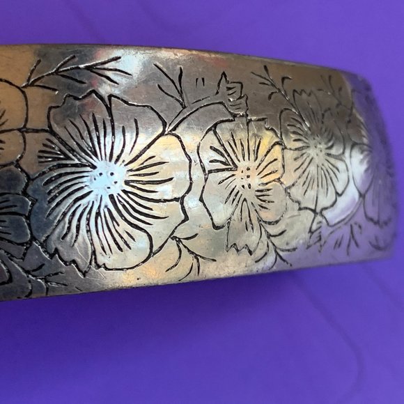 Vintage Genuine Pewter Flower of the Month Cuff Bracelet - Cosmos - Picture 2 of 6